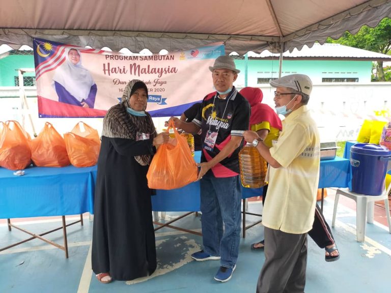 Program Barangan Dapur Di Taman Sri Raya Gabungan Tiga NGO